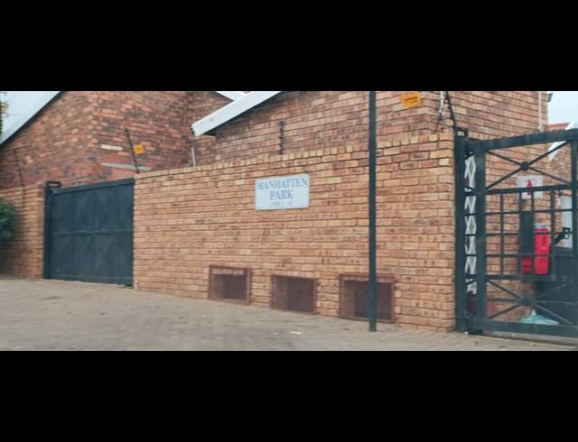 3 BEDROOM TOWNHOUSE FOR SALE IN GROBLERPARK